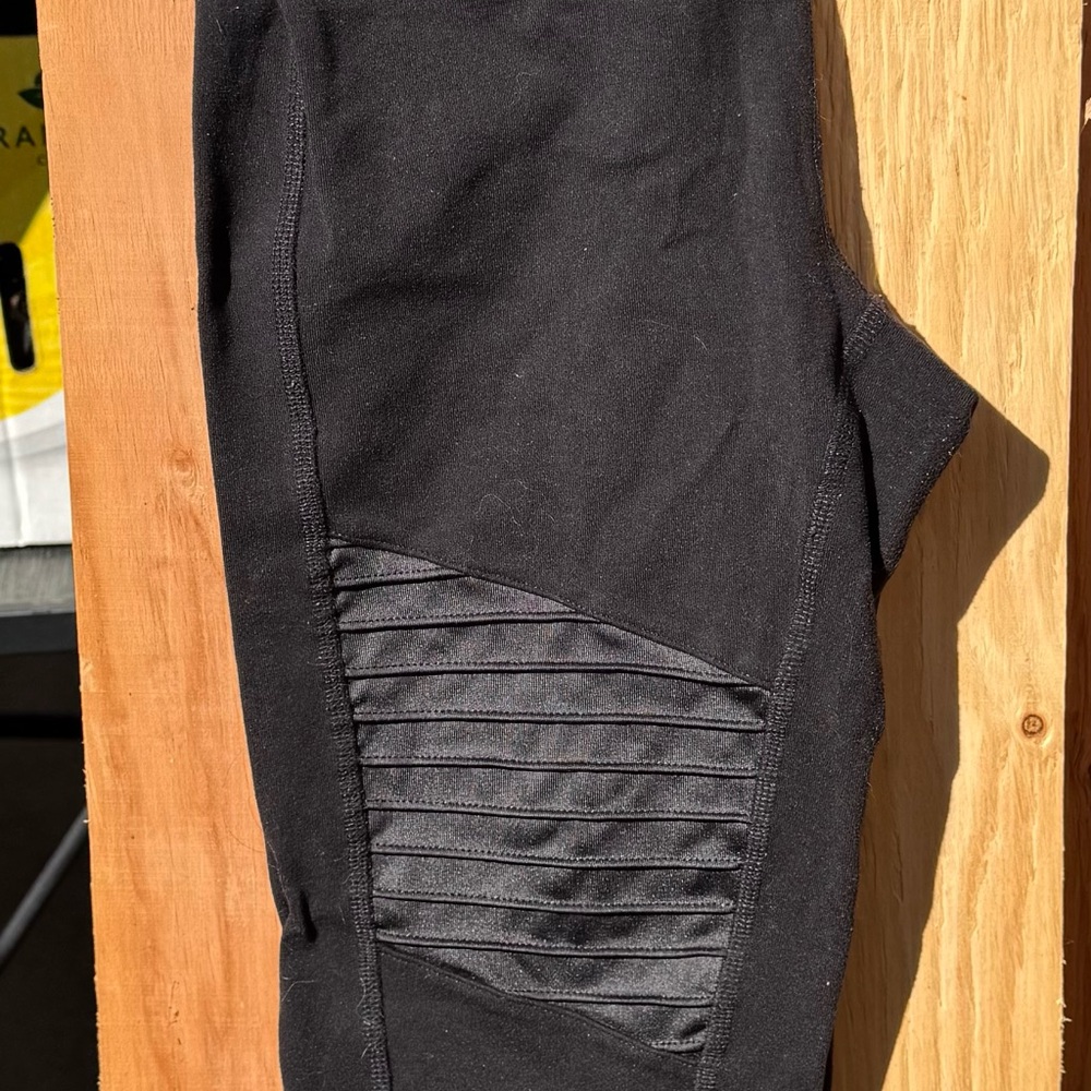 Women's Black  ALO Leggings